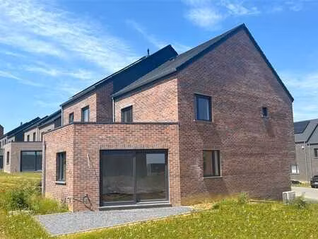 une maison clef sur porte à belgrade (lot 85)