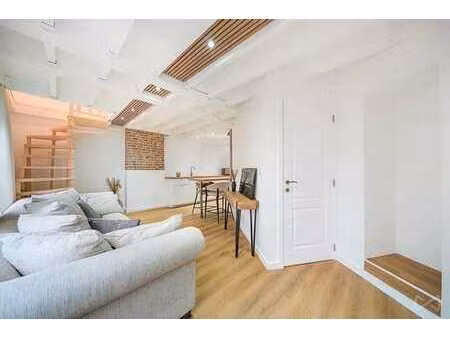 we invest namur vous propose un duplex 1 chambre. 0471 57 81