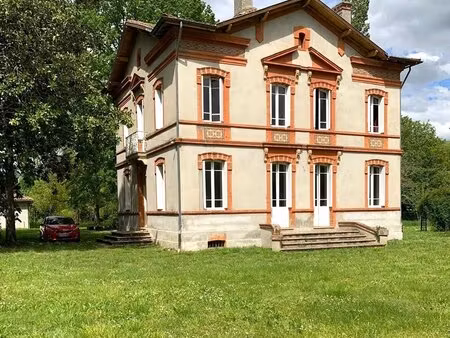 maison de caractère sur grande parcelle arborée