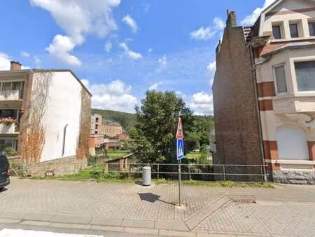 terrain et projet d'un immeuble de 5 appartements