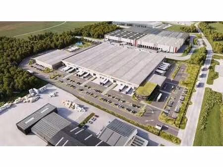 hub logistique courcelles | 1.860 m² d’entrepôt avec quai