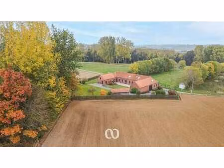 ferme rénovée superbement située