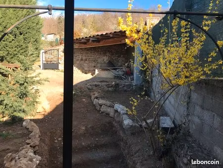maison avec terrasse  poele  exterieur  parking au calme