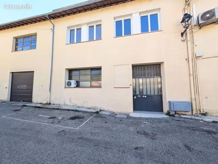local commercial 198 m² peillon