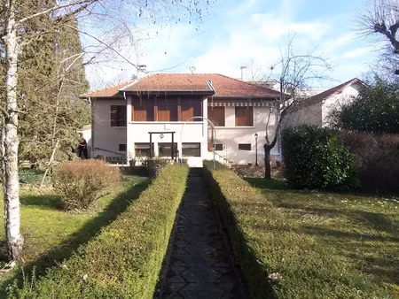 location villa 5 pièces 92 m² à dardilly (69570)  1 538 €