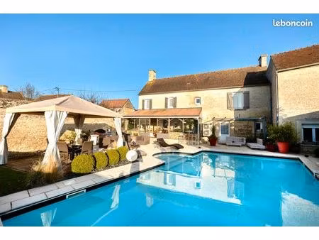 belle propriete en pierre  155 m² hab  piscine chauffée  garage