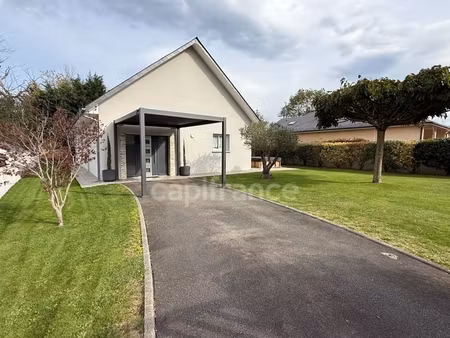 superbe villa de plain pied avec combles aménageables