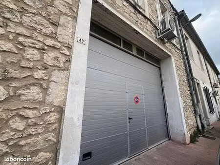 parking/box 95 m² cavaillon
