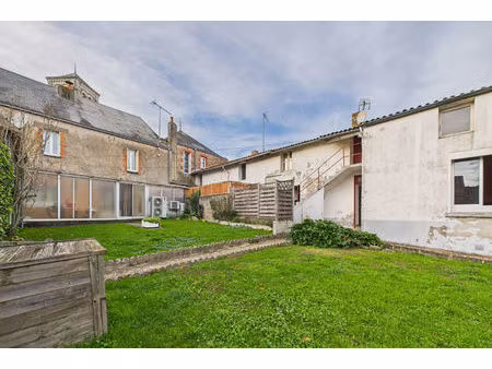 maison ancienne de 160 m² dompierre - annexes de 90 et 80 m²