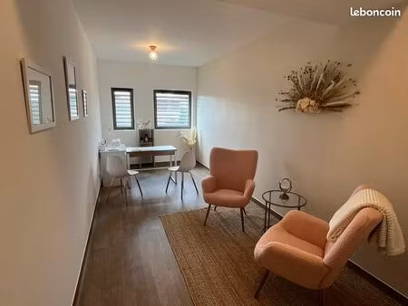 location cabinet médical 17m2