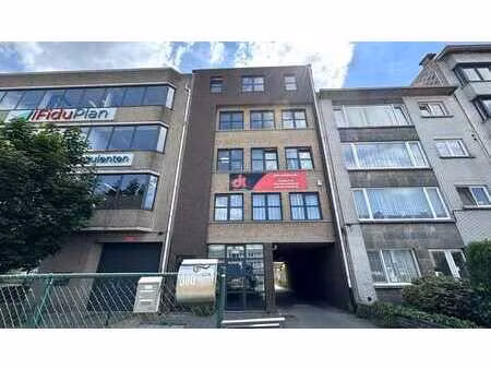 bureau prêt à l'emploi à louer sur la n120 à deurne