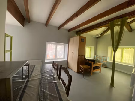 location appartement 2 pièces 30 m² à mirebeau (86110)  300 €