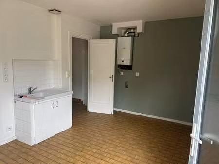 location appartement 2 pièces à luché-pringé (72800) : à louer 2 pièces / 59m² luché-pring