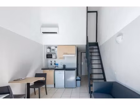 location meublée appartement 1 pièce 28 m² à frejus (83600)  750 €