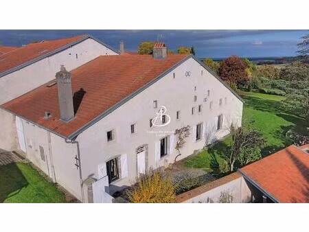 magnifique bâtisse  sur 2 hectares de terrain