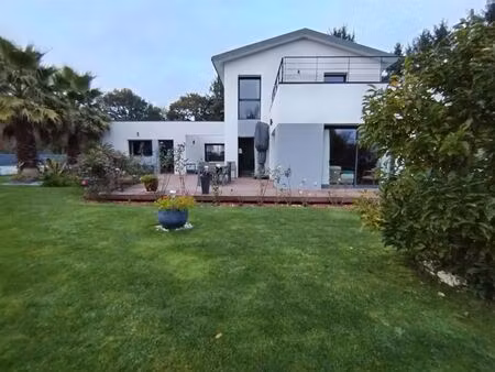 belle maison familiale spacieuse et lumineuse au bord de l'odet en bretagne
