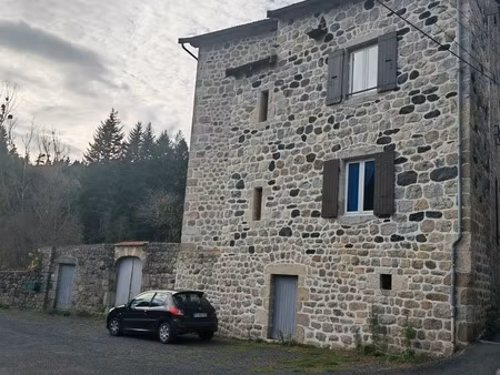 dans petit hameau  maison ancienne en pierres 160m2 sur 1712 m2  prox. st martin de valama