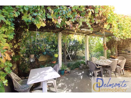 a vendre - maison avec jardin arbore et garage