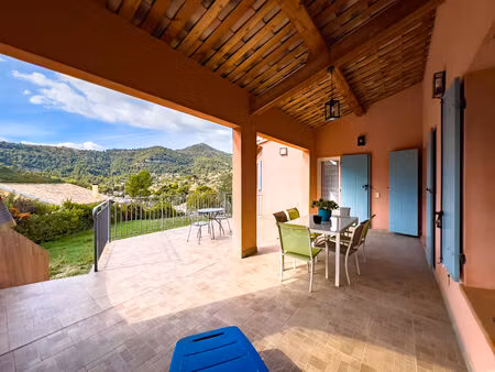 belle villa 4 pièces de 148 m² sur 1204 m² de terrain