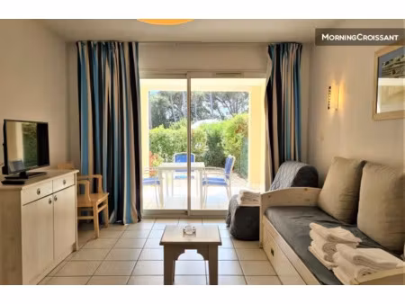 location meublée appartement 2 pièces 36 m² à six-fours-les-plages (83140)  970 €