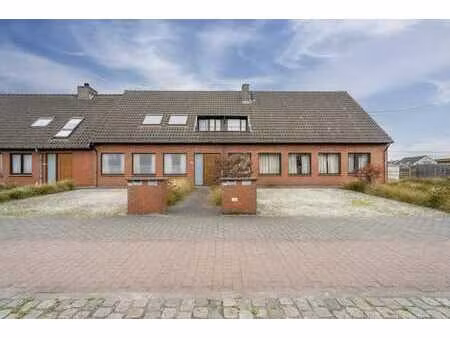 bâtiment commercialement intéressant avec résidence à rekkem