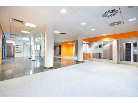 rhodes : très beau commerce ±350m² + p