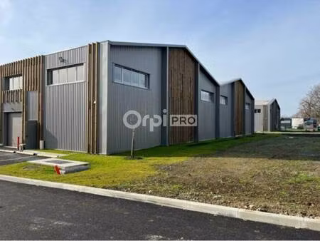 local d'activités à louer