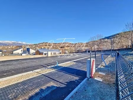 terrain constructible viabilisé à vendre