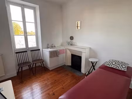 location locaux professionnels 16 m² à dax (40100)  459 €