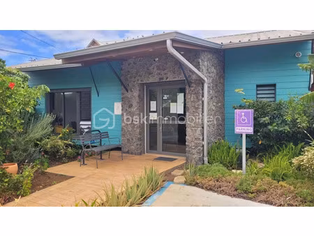 location meublée locaux professionnels 5 pièces 155 m² à l'etang sale (97427)  4 990 €