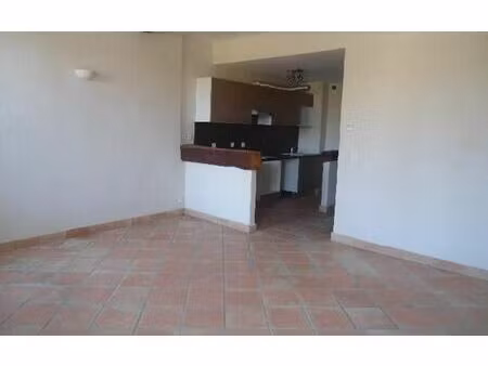 location appartement  38.86 m² t-2 à aups  553 €