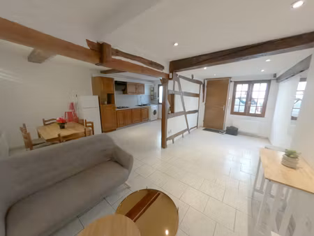 maison rénovée - 60 m2 - 3 pièces - meublé