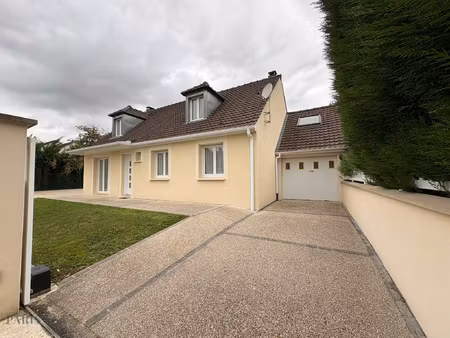 pavillon familial de 6 chambres - gressy