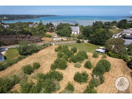 terrain viabilisé d'exception vue mer lot 1