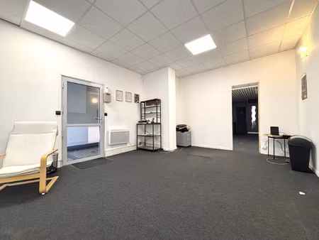 local commercial de 60m2 avec dépendance