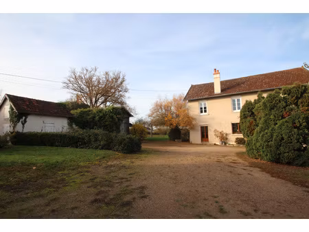 a cossaye  propriété comprenant deux maisons  idéal projet f