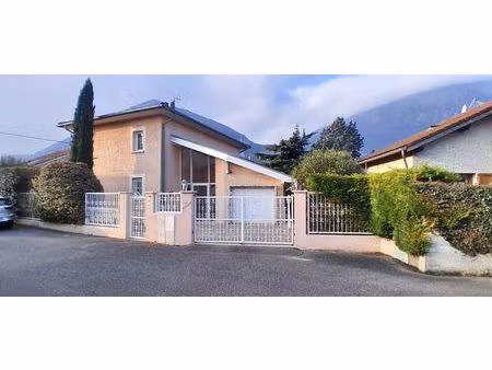 (38) sassenage - villa 148 m²  4 ch  terrain 510 m²  piscine
