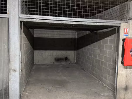 aubagne garage box 13m² la rose des vents