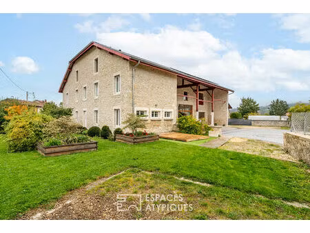 ferme restaurée de caractère avec gîte