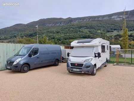 location stationnement bateau et camping-car