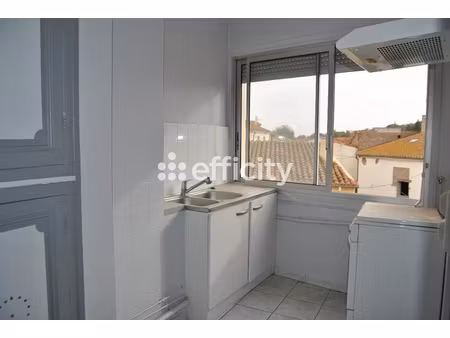 immeuble 3 pièces - 150 m²