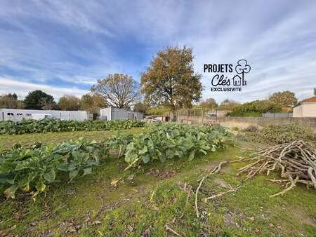 vente terrain à grosbreuil (85440) : à vendre / grosbreuil