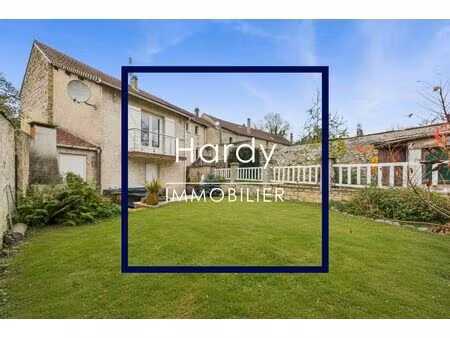 aux abords du château