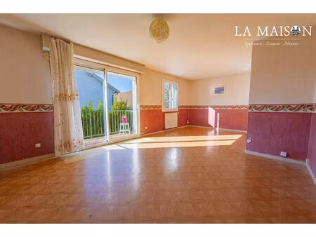 maison individuelle sur une parcelle de 541 m2  3 chambres  gara