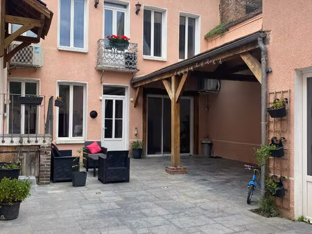 a 20 km de sens et a 1h30 de paris proche autoroute a5