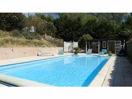 signes - propriété familiale - maisonnette indépendante - terrain 2 hectares - piscine - g