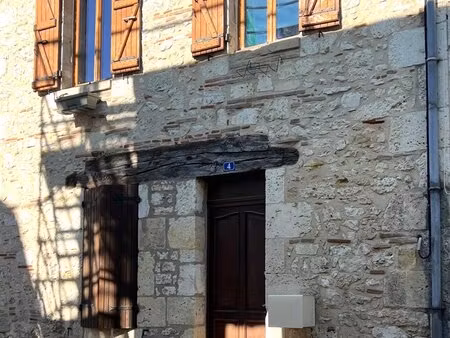 maison de village au centre de saint-clar