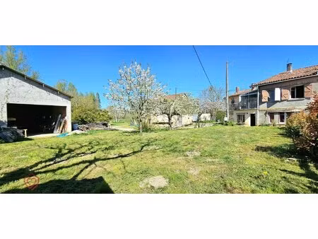 maison d'habitation à rénover avec dépendances