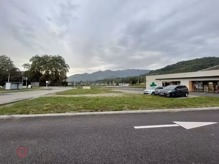 terrain constructible en zone commerciale proche foix