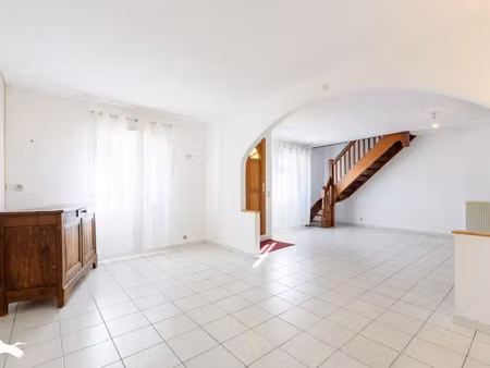 vente maison 4 pièces 131 m² à villeneuve-de-marsan (40190)  215 000 €